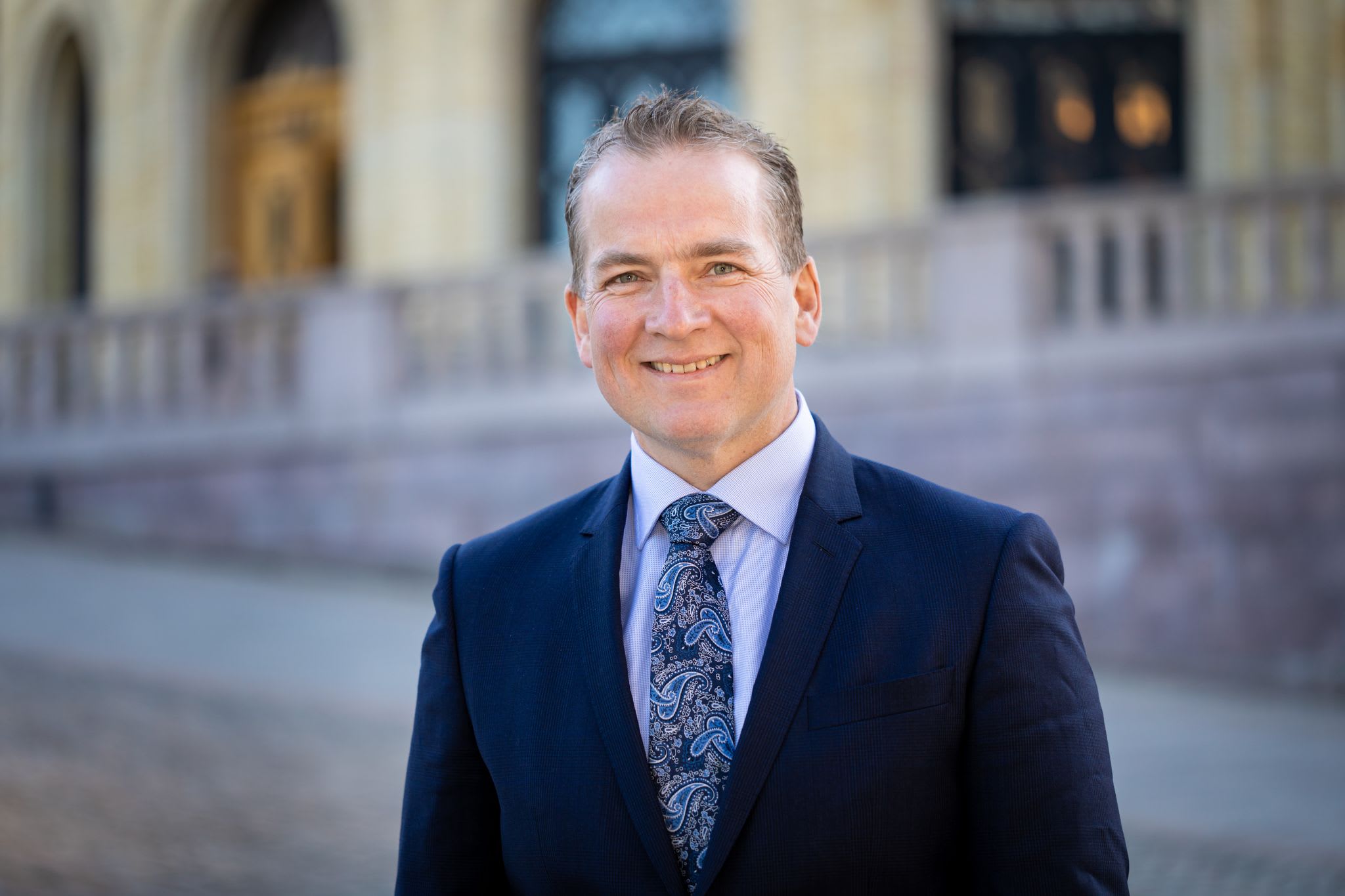Sveinung Stensland foran Stortinget
